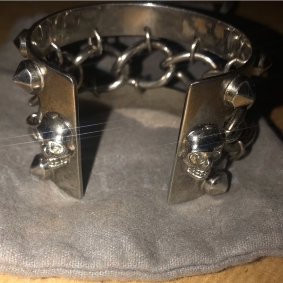 ALEXANDER MCQUEEN Studded Silver Cuff - Picture 3 of 8
